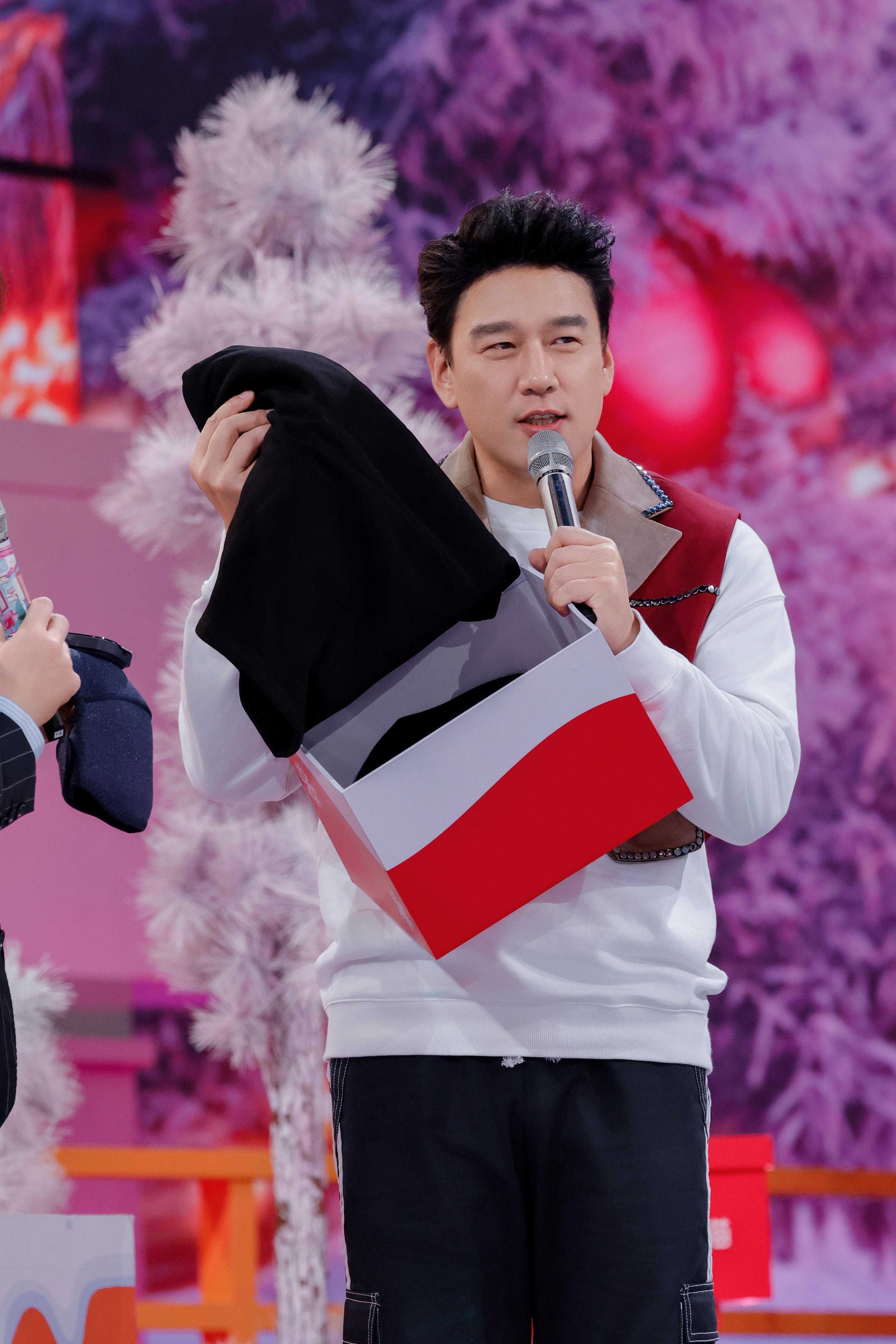 全员比拼粤语技能《你好星期六》开启年末派对