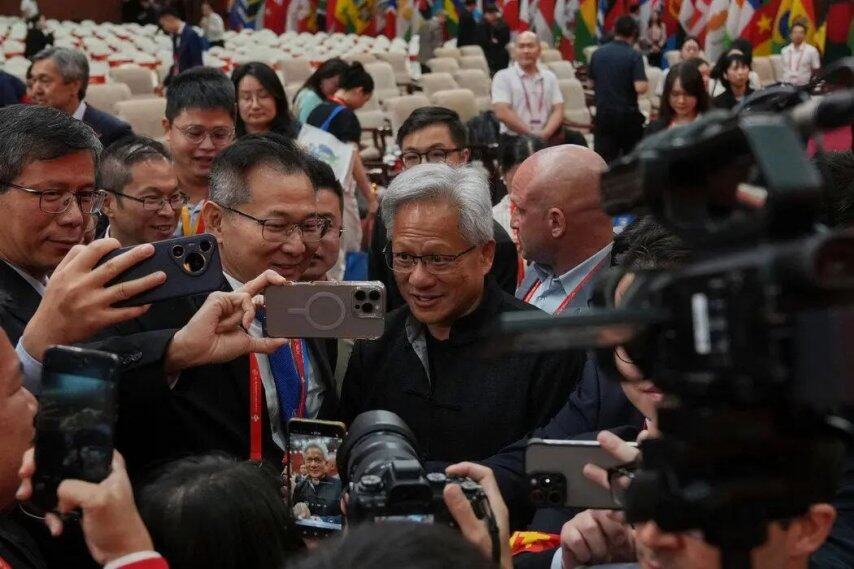 黄仁勋实名点赞《黑神话》靠AI再次出圈