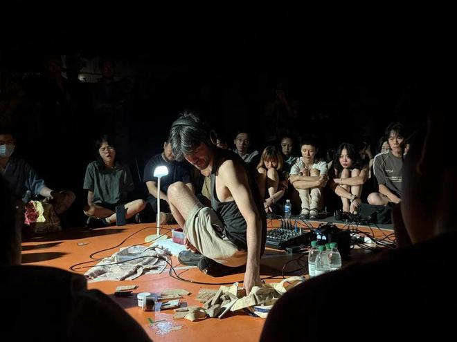 案例｜“你和我”：三年亏近百万一个高中辍学生的实验音乐乌托邦(图5)